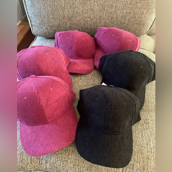 Wholesale bundle of 6 NWT corduroy baseball hats with Velcro sizing in back - Picture 2 of 12